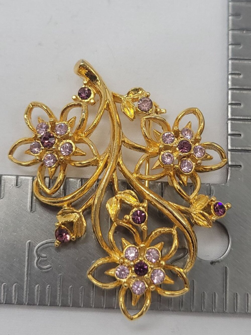 Gold-Tone Floral Brooch With Purple Rhinestones 2" Vintage Pin Jewelry - Picture 4 of 11